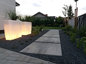 Podświetlane donice - Ogród, styl nowoczesny - zdjęcie od lamarta.pl