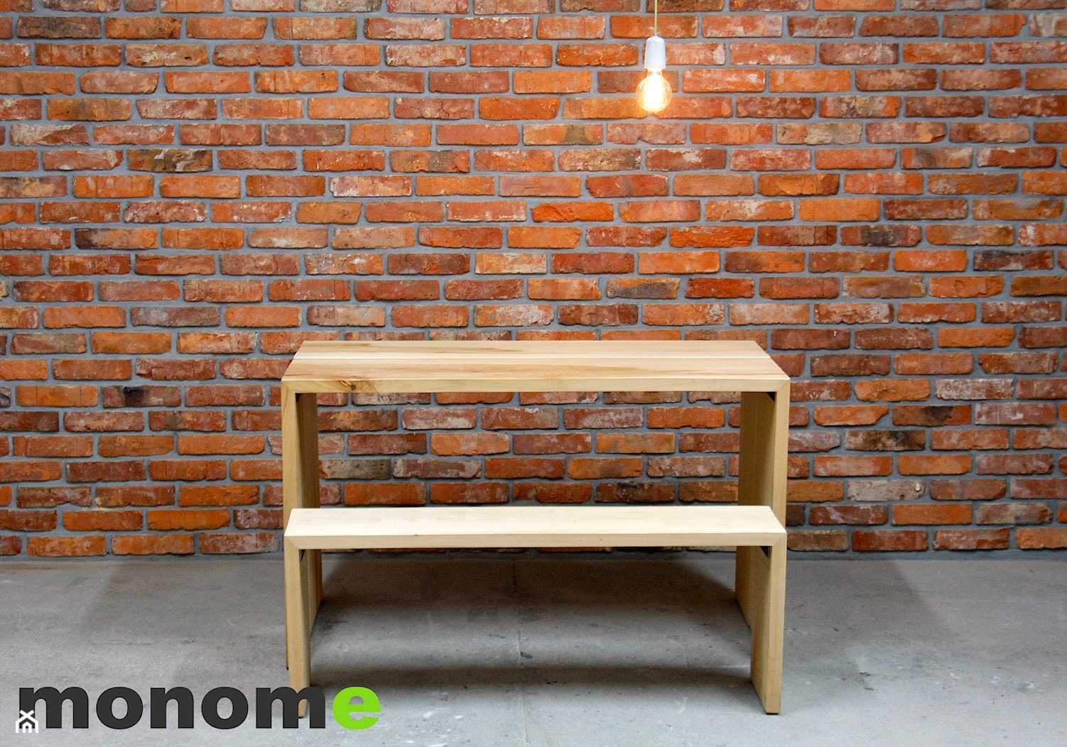 Zestaw Barcelona, drewniany stół z ławami, wykonane z jednej deski - zdjęcie od monome - Homebook