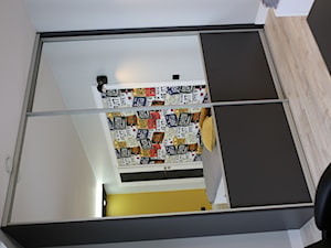Dom pod Zamościem - Średni szary żółty pokój dziecka dla nastolatka dla chłopca dla dziewczynki, styl nowoczesny - zdjęcie od UNICO
