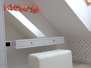 Dom pod Zamościem - Mały biały pokój dziecka dla dziecka dla nastolatka dla chłopca dla dziewczynki, styl nowoczesny - zdjęcie od UNICO