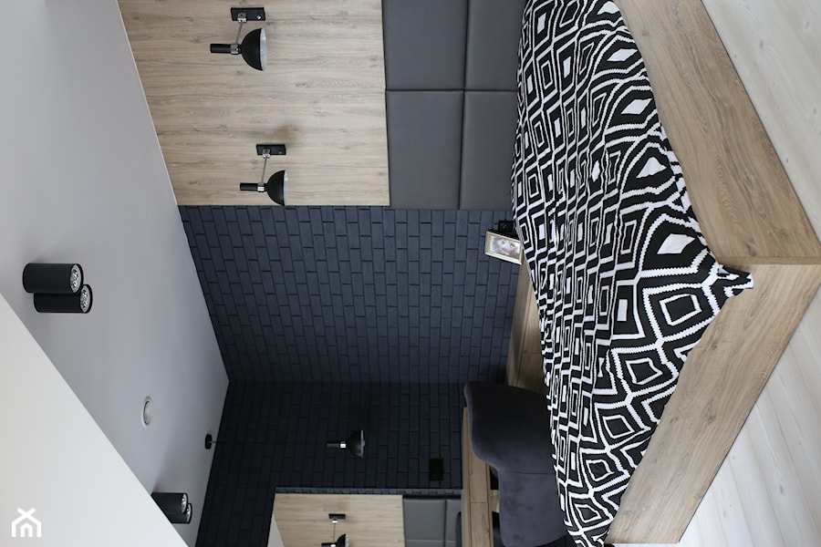 Dom pod Zamościem - Średnia sypialnia na poddaszu, styl nowoczesny - zdjęcie od UNICO