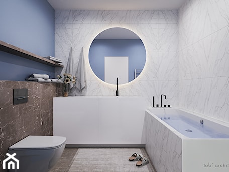 Aranżacje wnętrz - Łazienka: Light & Blue - Mała bez okna z marmurową podłogą łazienka, styl minimalistyczny - Tobi Architects. Przeglądaj, dodawaj i zapisuj najlepsze zdjęcia, pomysły i inspiracje designerskie. W bazie mamy już prawie milion fotografii!