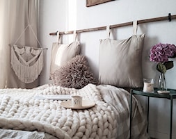 Świątecznie z Oliv. - Mała biała sypialnia, styl skandynawski - zdjęcie od oliv.home - Homebook