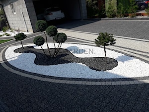 Mały ogród w nowoczesnym stylu - Ogród, styl nowoczesny - zdjęcie od InGarden. Projektowanie ogrodów Katarzyna Skrzyńska-Pytel