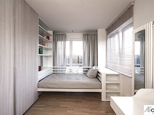 Kolorowy apartament z tarasem - Średnia biała z biurkiem sypialnia, styl skandynawski - zdjęcie od AFormA Architektura Wnętrz