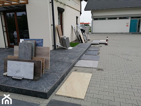 Aranżacje wnętrz - Taras: Delconca 60/90 kolor kamienia naturalnego - InsideGarage. Przeglądaj, dodawaj i zapisuj najlepsze zdjęcia, pomysły i inspiracje designerskie. W bazie mamy już prawie milion fotografii!