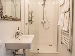 łazienka w stylu marynistycznym - zdjęcie od architecto