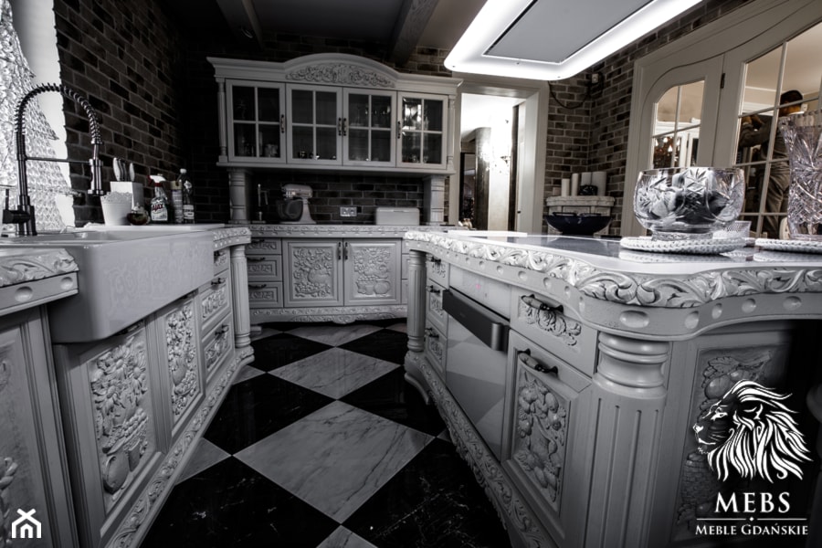 Ekskluzywne kuchnie rzeźbione luksusowe białe meble unikatowe wnętrza - zdjęcie od MebS / MEBLE GDAŃSKIE - Pracownia Rzeźbiarska - Homebook