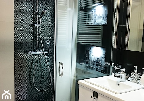 Łazienka w stylu Glamour- ponadczasowa biel i czerń - Średnia bez okna z punktowym oświetleniem łazienka, styl glamour - zdjęcie od Edmonston Design- Studio Projektowania i Aranżacji Wnętrz