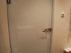 Drzwi szklane hartowane laminowane białe - zdjęcie od BELUGLASS