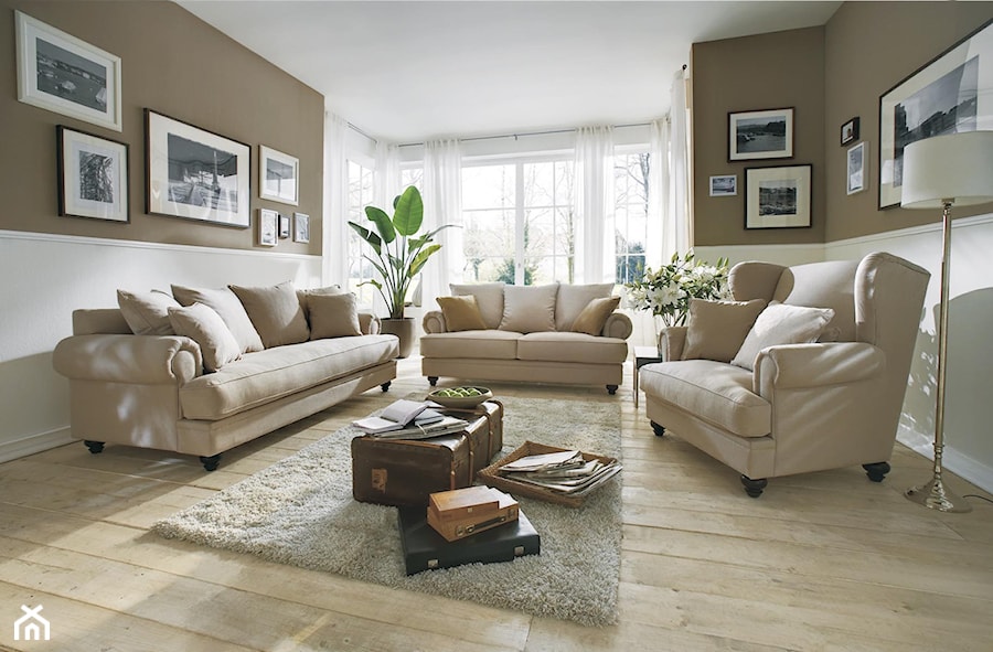 Stwórz stylowy salon z sofami Chelsea PRIMAVERA FURNITURE - Średni beżowy biały salon, styl glamour - zdjęcie od Primavera Furniture