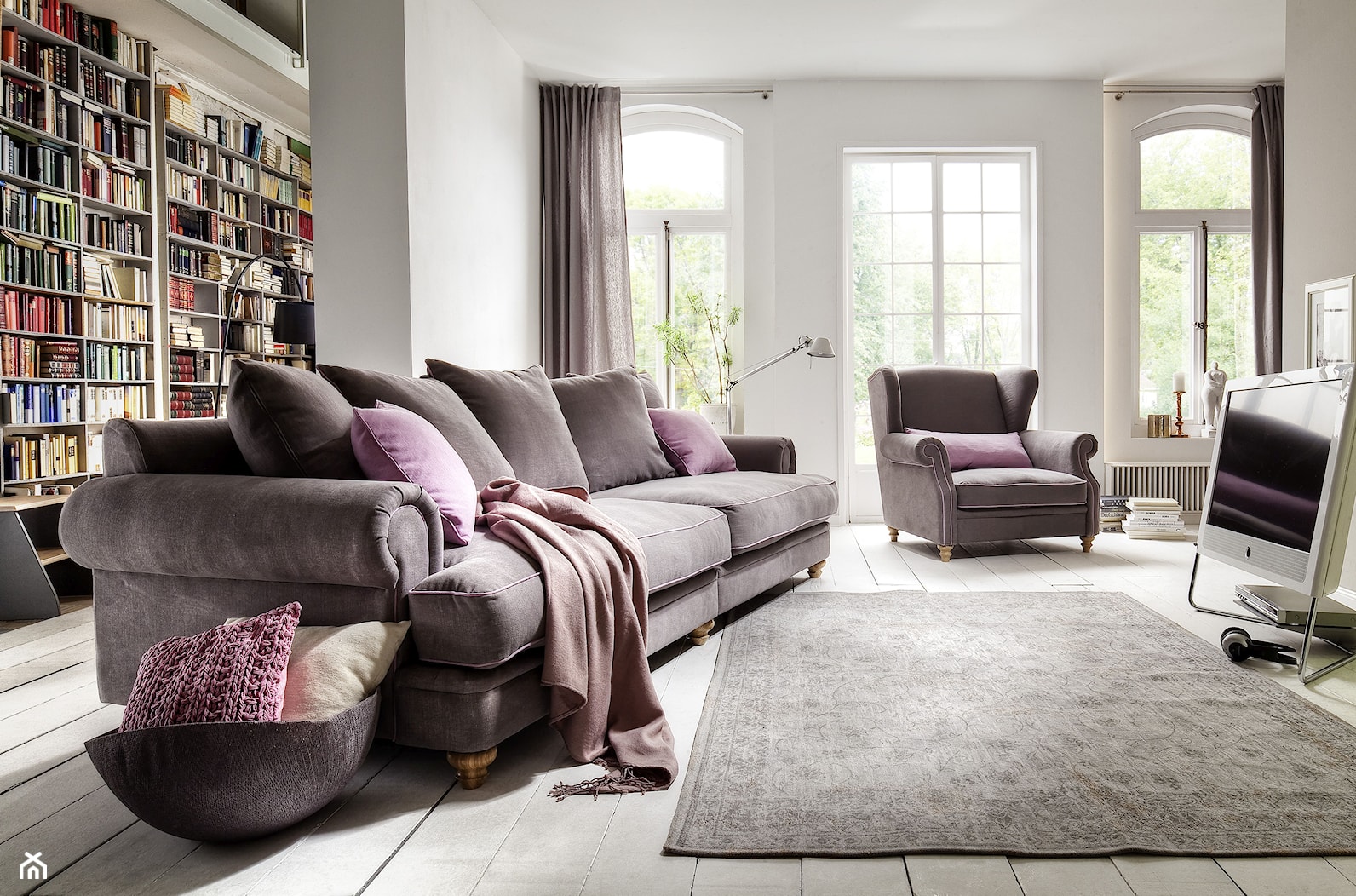 Stylowa sofa Chelsea PRIMAVERA FURNITURE - zdjęcie od Primavera Furniture - Homebook