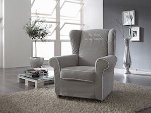 Stylowy fotel Madonna z luźnym pokrowcem PRIMAVERA FURNITURE - zdjęcie od Primavera Furniture