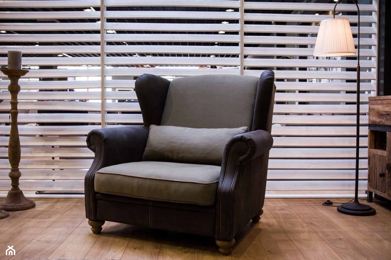 Fotel Milord uszak z wysokim oparciem i stylizowanymi nogami PRIMAVERA FURNITURE - zdjęcie od Primavera Furniture - Homebook