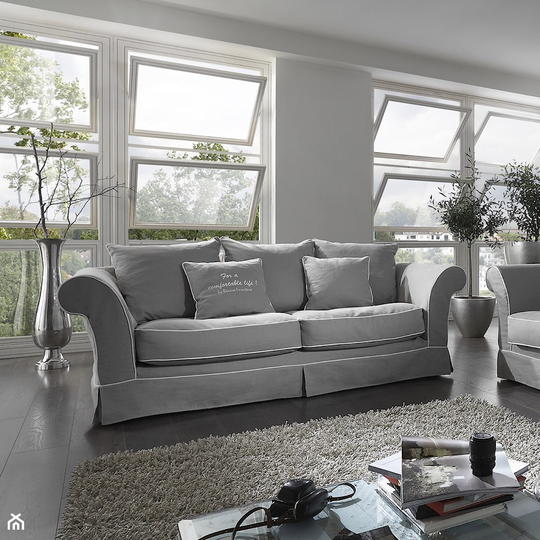 Zjawiskowa sofa z luźnym pokrowcem Primavera Furniture - zdjęcie od Primavera Furniture - Homebook