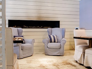 Stylowe meble tapicerowane PRIMAVERA FURNITURE - Mały salon z jadalnią - zdjęcie od Primavera Furniture
