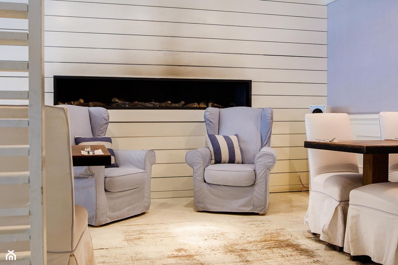 Stylowe meble tapicerowane PRIMAVERA FURNITURE - Mały salon z jadalnią - zdjęcie od Primavera Furniture - Homebook