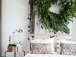 Forest in home - Średnia biała sypialnia, styl nowoczesny - zdjęcie od bogusias_dream