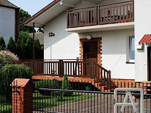 Balustrada aluminiowa - dąb bagienny - zdjęcie od www.balustradyzaluminium.pl