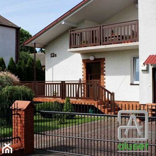 Balustrada aluminiowa - dąb bagienny - zdjęcie od www.balustradyzaluminium.pl - Homebook