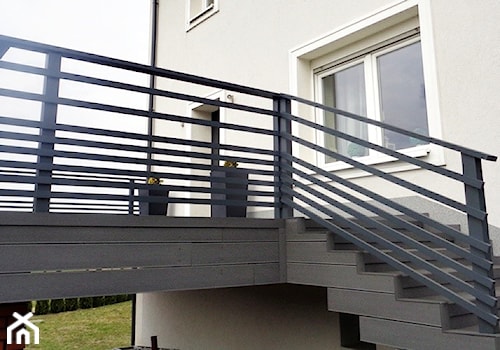 Balustrada aluminiowa - zabudowa tarasu - zdjęcie od www.balustradyzaluminium.pl