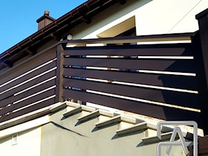 Balustrada aluminiowa - ciemny brąz - zdjęcie od www.balustradyzaluminium.pl