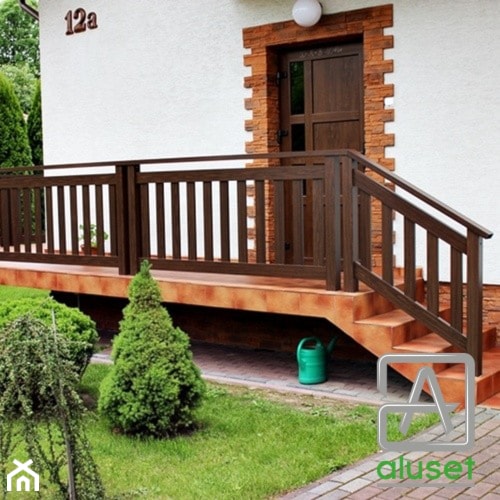 Balustrada aluminiowa - dąb bagienny - zdjęcie od www.balustradyzaluminium.pl