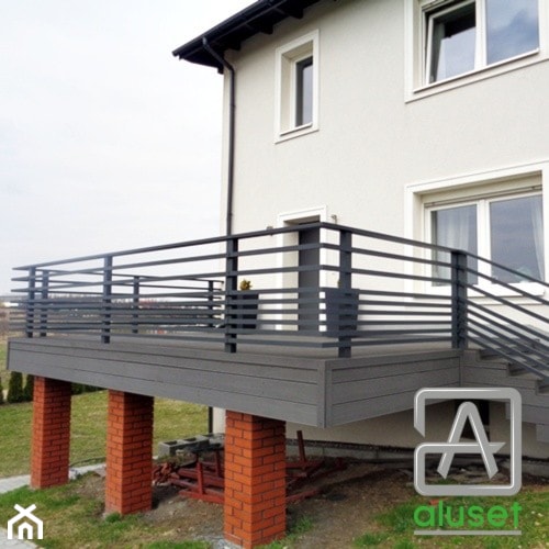 Balustrada aluminiowa - zabudowa tarasu - zdjęcie od www.balustradyzaluminium.pl - Homebook