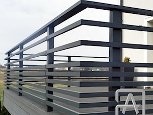 Balustrada aluminiowa - zabudowa tarasu - zdjęcie od www.balustradyzaluminium.pl