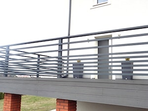 Balustrada aluminiowa - zabudowa tarasu - zdjęcie od www.balustradyzaluminium.pl