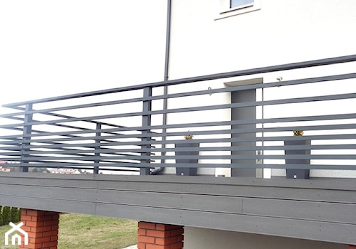 Balustrada aluminiowa - zabudowa tarasu - zdjęcie od www.balustradyzaluminium.pl