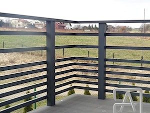 Balustrada aluminiowa - zabudowa tarasu - zdjęcie od www.balustradyzaluminium.pl