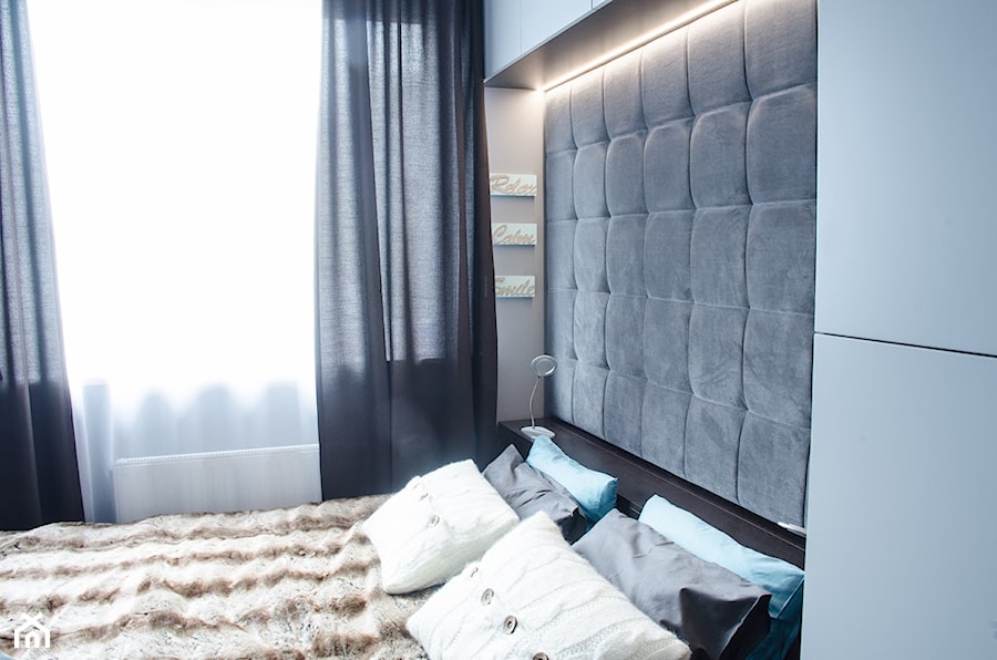 Metamorfoza mieszkania 70m2 - Średnia sypialnia, styl nowoczesny - zdjęcie od iHome Studio
