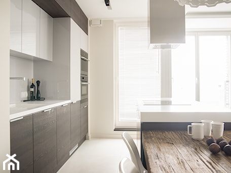 Aranżacje wnętrz - Kuchnia: Apartament w Soho Factory_Warszawa - Kuchnia, styl nowoczesny - iHome Studio. Przeglądaj, dodawaj i zapisuj najlepsze zdjęcia, pomysły i inspiracje designerskie. W bazie mamy już prawie milion fotografii!