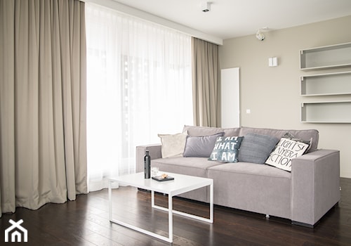 Apartament w Soho Factory_Warszawa - Średni beżowy salon, styl minimalistyczny - zdjęcie od iHome Studio
