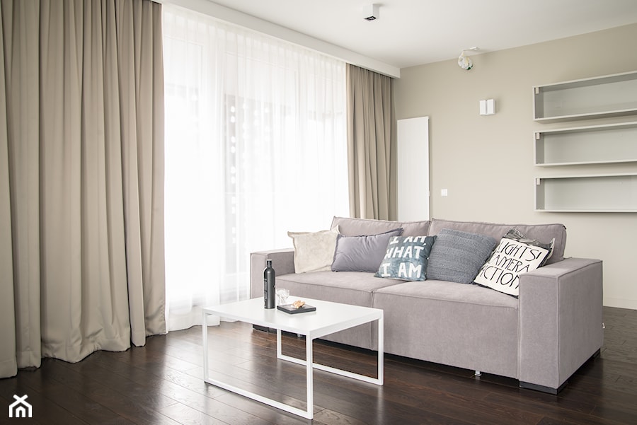 Apartament w Soho Factory_Warszawa - Średni beżowy salon, styl minimalistyczny - zdjęcie od iHome Studio