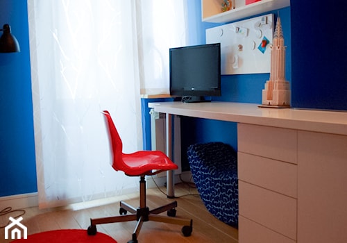 Mieszkanie 80m2 - Średni niebieski pokój dziecka dla dziecka dla chłopca, styl nowoczesny - zdjęcie od iHome Studio