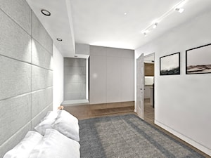 mała sypialnia - Średnia biała szara sypialnia, styl nowoczesny - zdjęcie od MK STUDIO PROJEKTOWE
