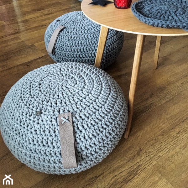 PUFA SCANDI STYLE DZIANINOWA PUFA, SZARA PUFA DO ZABAW, PODNÓŻEK, SZYDEŁKOWA PUFA, HANDMADE - zdjęcie od Knitting Factory Home Decor - Homebook