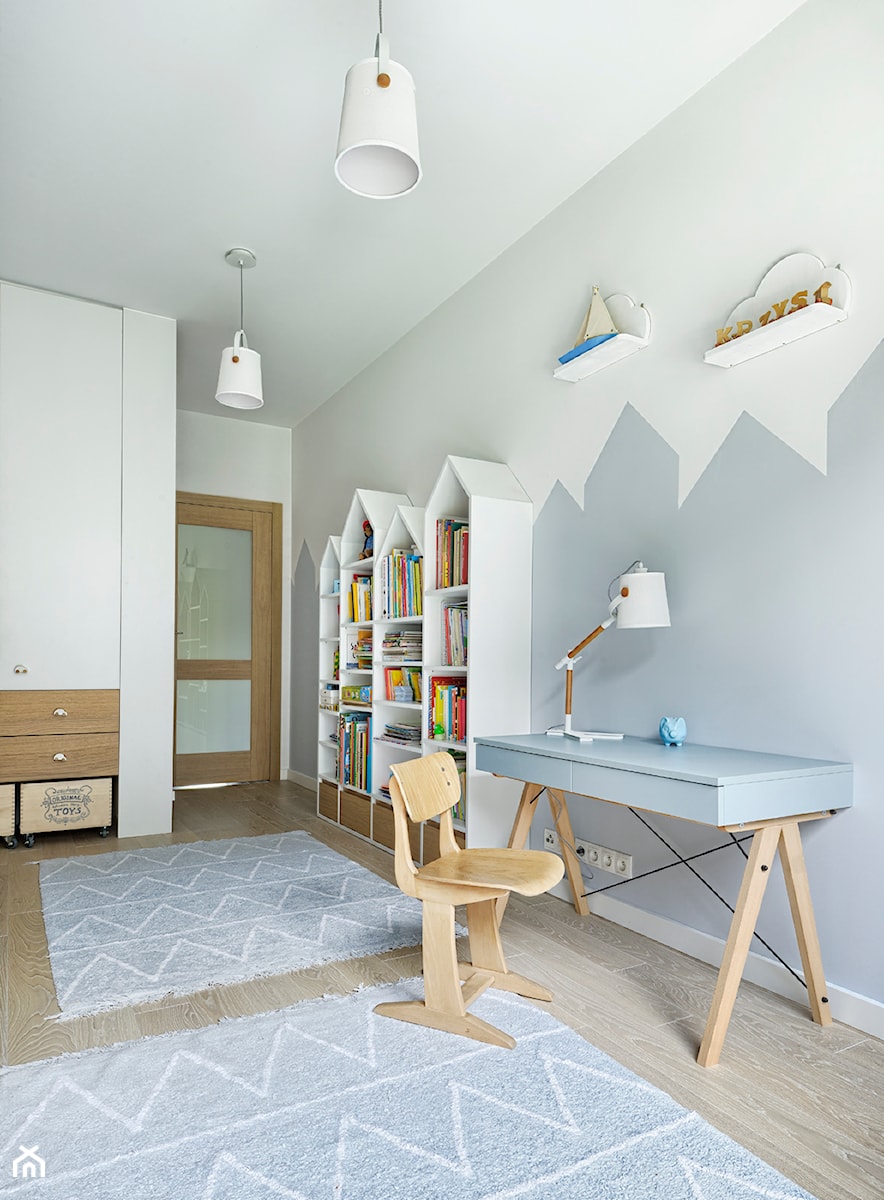 Ciepło w drewnie - Średni biały szary pokój dziecka dla dziecka dla chłopca dla dziewczynki - zdjęcie od KAPA studio projektowe