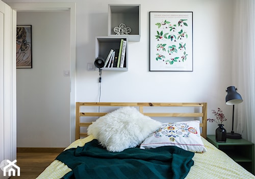MIESZKANIE 07. Pabianice - Mała biała sypialnia, styl skandynawski - zdjęcie od Projekt M pracownia architektoniczna
