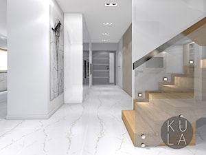 Projekt domu jednorodzinnego - Duży biały szary z marmurem na podłodze hol / przedpokój, styl nowoczesny - zdjęcie od studio KULA design | Lublin