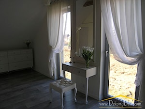 Sypialnia z toaletką - zdjęcie od www.DekorujDom.com