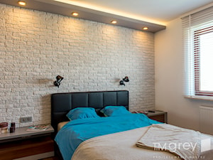 Minimalistycznie - Warszawa Ursynów - Średnia biała sypialnia, styl minimalistyczny - zdjęcie od TiM Grey Projektowanie Wnętrz