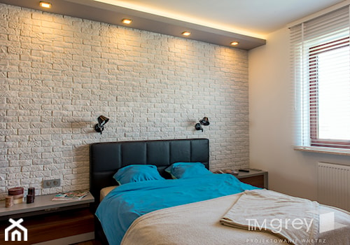 Minimalistycznie - Warszawa Ursynów - Średnia biała sypialnia, styl minimalistyczny - zdjęcie od TiM Grey Projektowanie Wnętrz