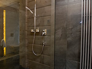 Nowoczesny Dom z finskiego bala - Mała bez okna z lustrem z punktowym oświetleniem łazienka, styl skandynawski - zdjęcie od TiM Grey Projektowanie Wnętrz