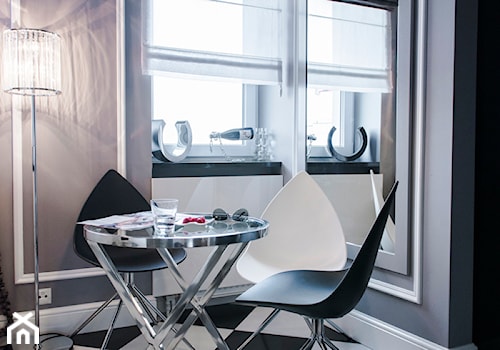 147m2 francuskiej ELEGANCJI - Mała szara jadalnia w salonie w kuchni, styl nowoczesny - zdjęcie od TiM Grey Projektowanie Wnętrz