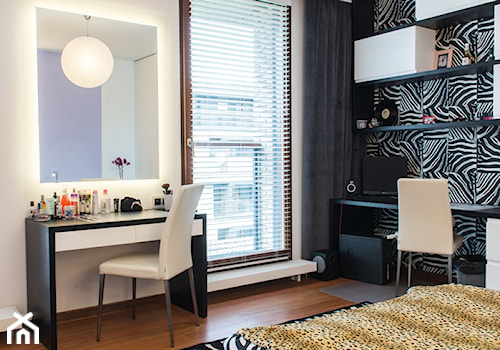 Wilanowski Apartament - Duży biały czarny pokój dziecka dla nastolatka dla dziewczynki, styl nowoczesny - zdjęcie od TiM Grey Projektowanie Wnętrz