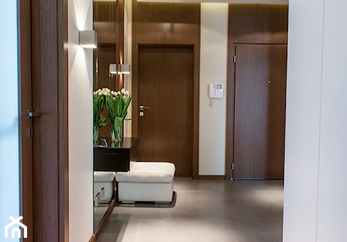 Wilanowski Apartament - Hol / przedpokój, styl nowoczesny - zdjęcie od TiM Grey Projektowanie Wnętrz