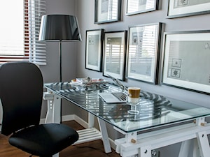 Minimalistycznie - Warszawa Ursynów - Małe szare biuro, styl minimalistyczny - zdjęcie od TiM Grey Projektowanie Wnętrz